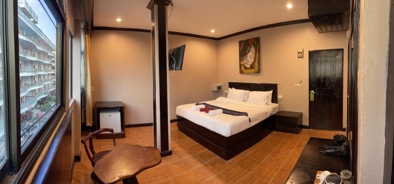 Centre Point Patong Hotell Eksteriør bilde