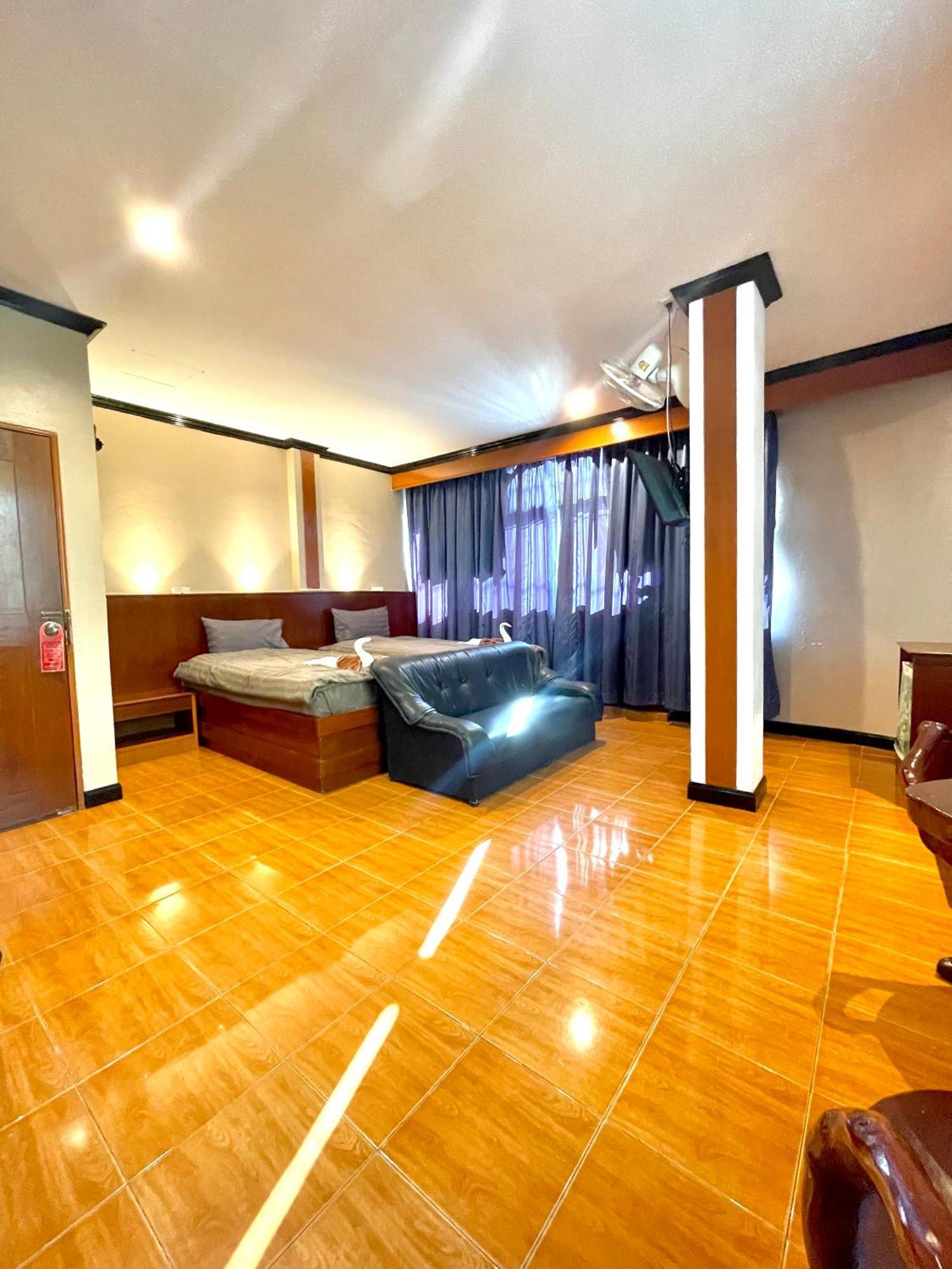 Centre Point Patong Hotell Eksteriør bilde