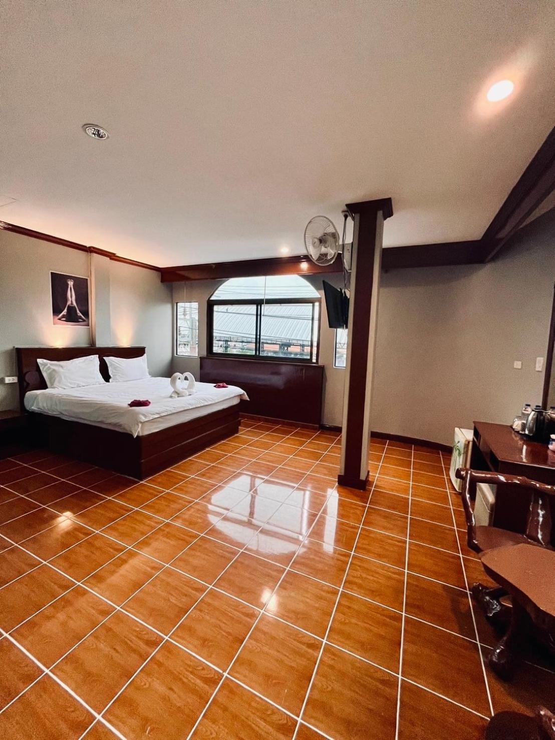 Centre Point Patong Hotell Eksteriør bilde