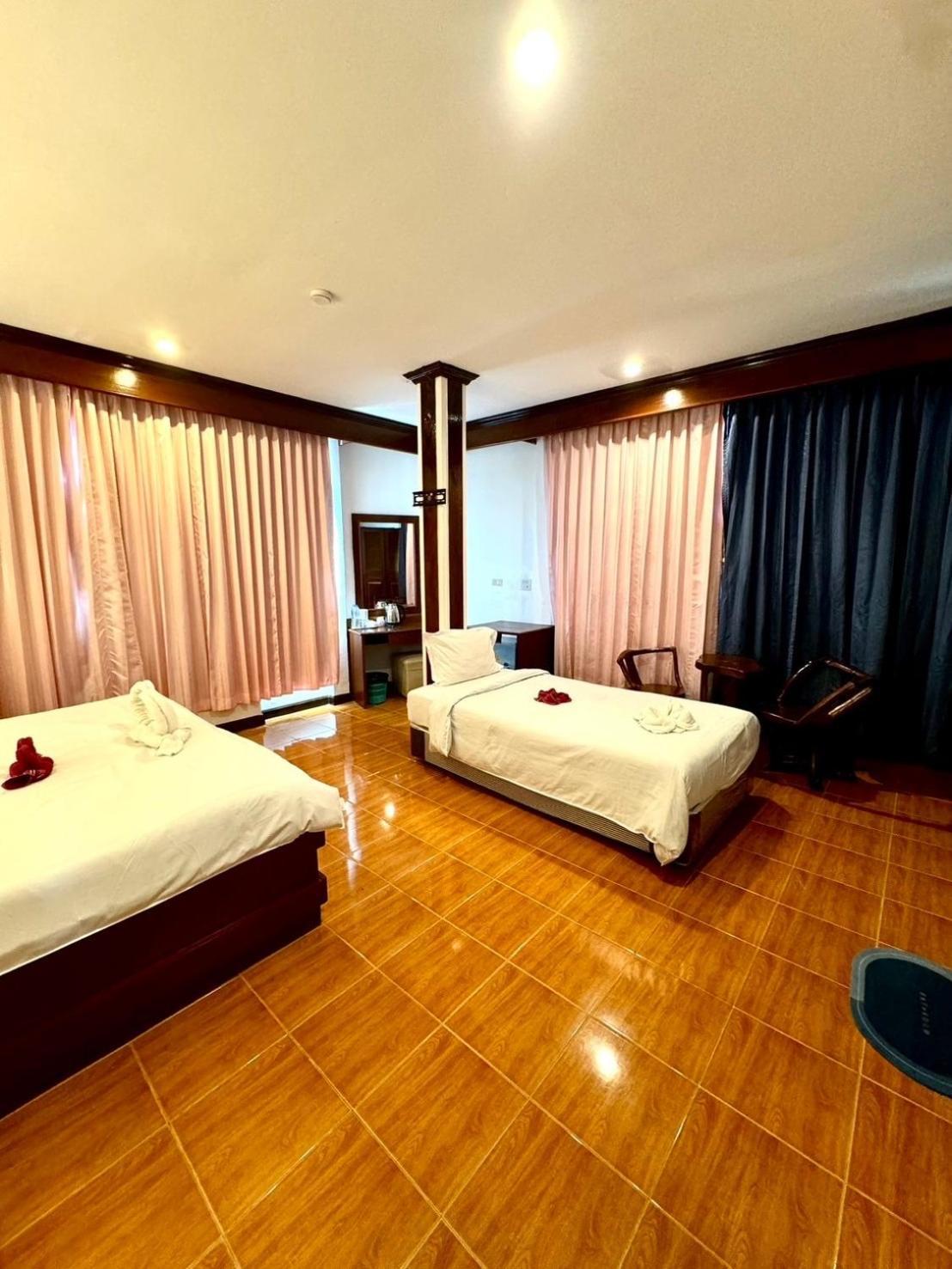 Centre Point Patong Hotell Eksteriør bilde