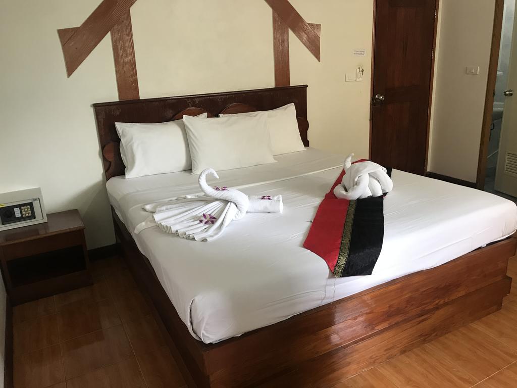 Centre Point Patong Hotell Eksteriør bilde