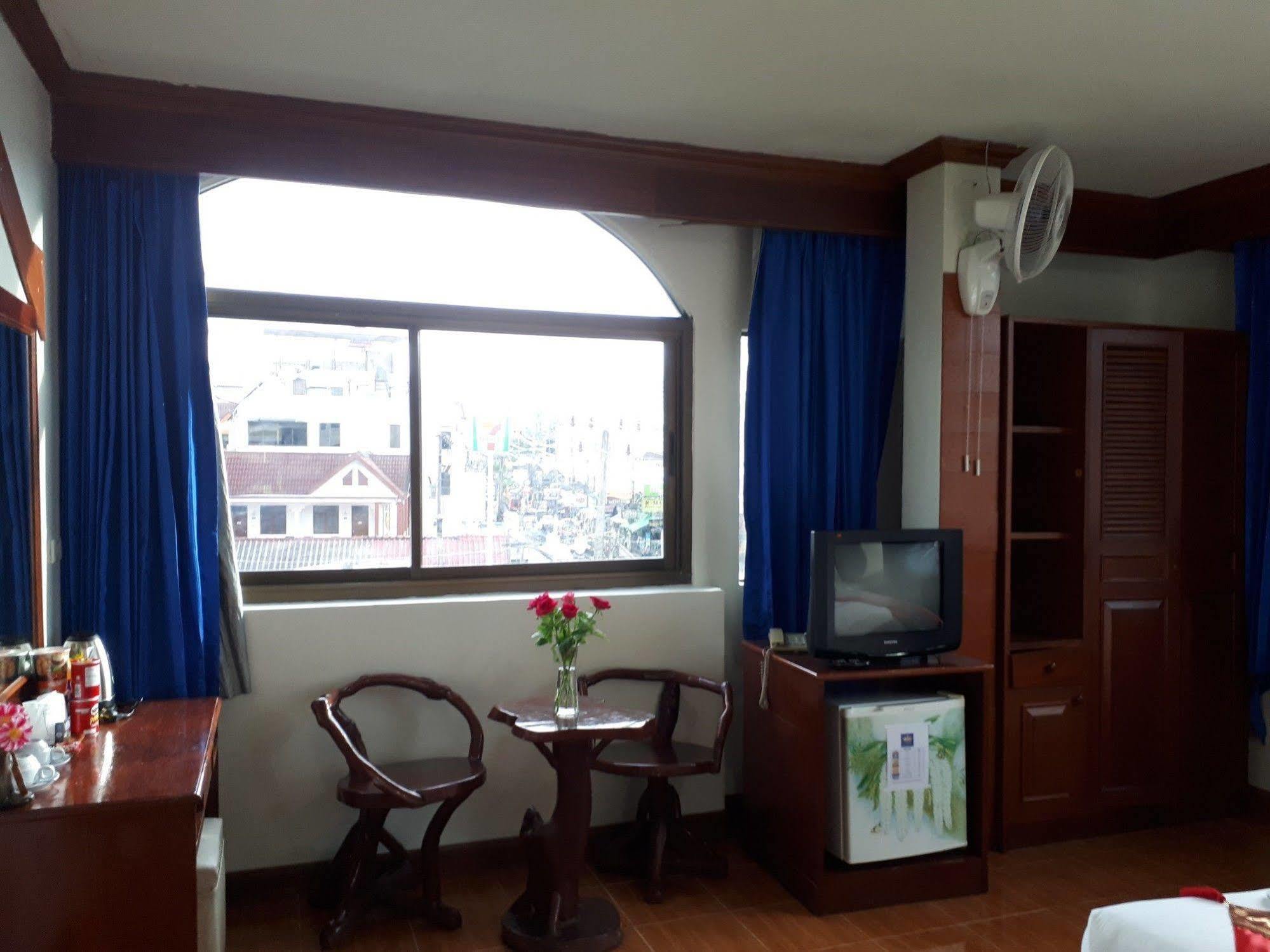 Centre Point Patong Hotell Eksteriør bilde