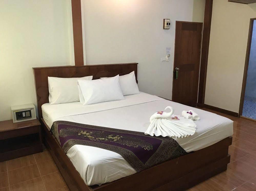 Centre Point Patong Hotell Eksteriør bilde