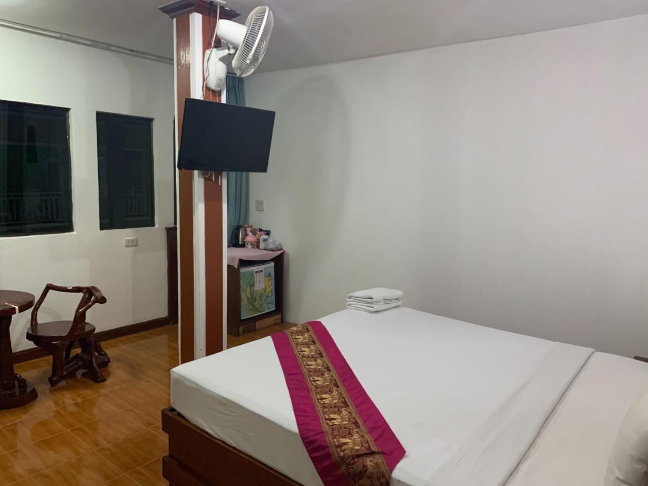 Centre Point Patong Hotell Eksteriør bilde